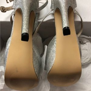 ZriEy Ladies Heels - Size 38 (7.5/8) - like new